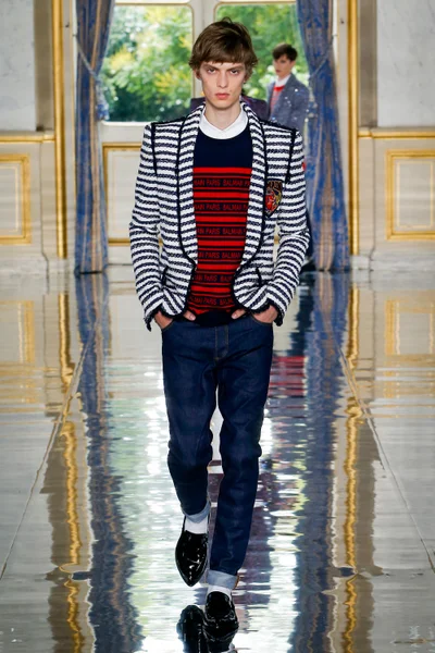 Look 29